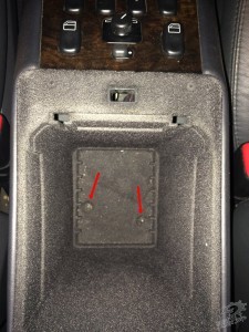 Mercedes-Benz W163 ML Window Switches Repair 1 - Storage bin removal